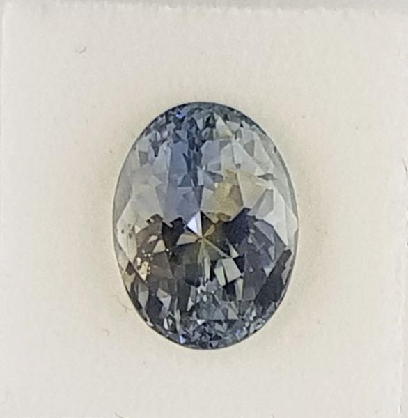 11.64ct Pale Bi-Colour Oval Faceted Sapphire 15x11mm - Dynagem 