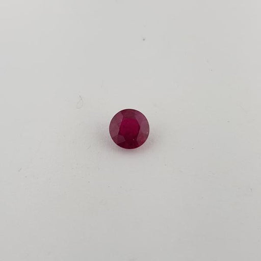 0.89ct Round Faceted Ruby 5.6mm - Dynagem 