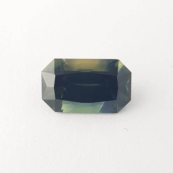 5.96ct Octagon Cut Bi-Colour Green Sapphire Certified Unheated 13.1x8mm - Dynagem 